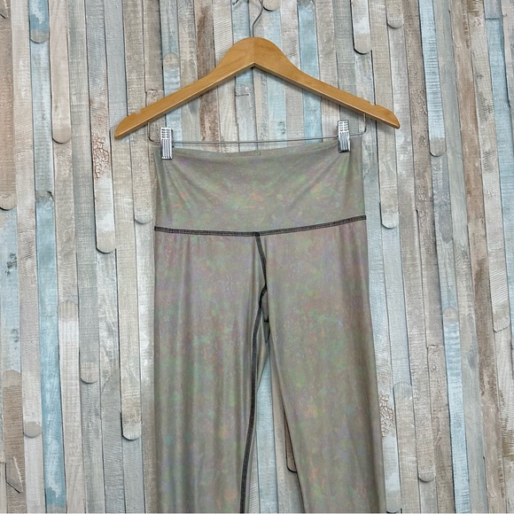 Teeki S White Snake Opal Hot Pants Tight Leggings Recycled PET Yoga Athletic - Picture 3 of 7